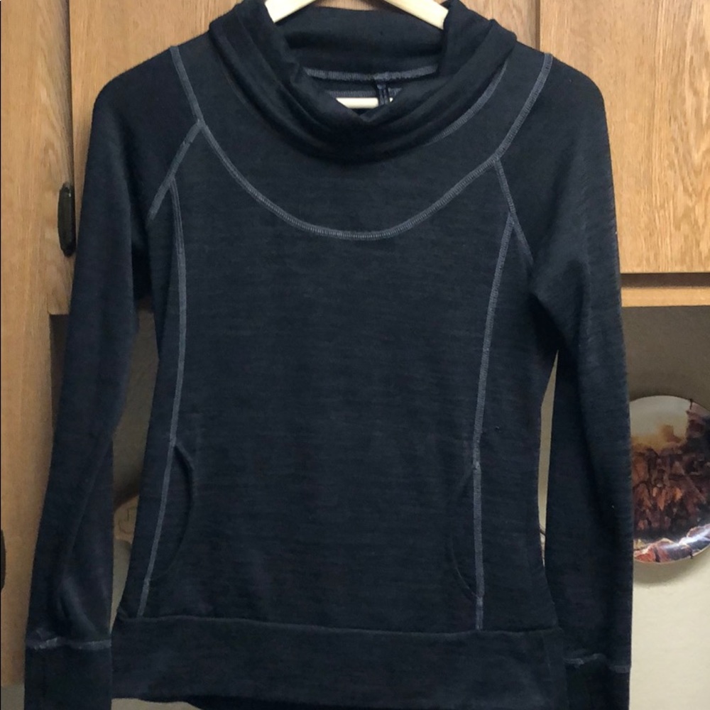 Kuhl Drifit Material Shirt
